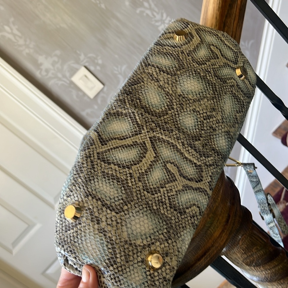 G.I.L.I. Snake-Embossed Gray & Black Hobo Bag - Picture 15 of 15